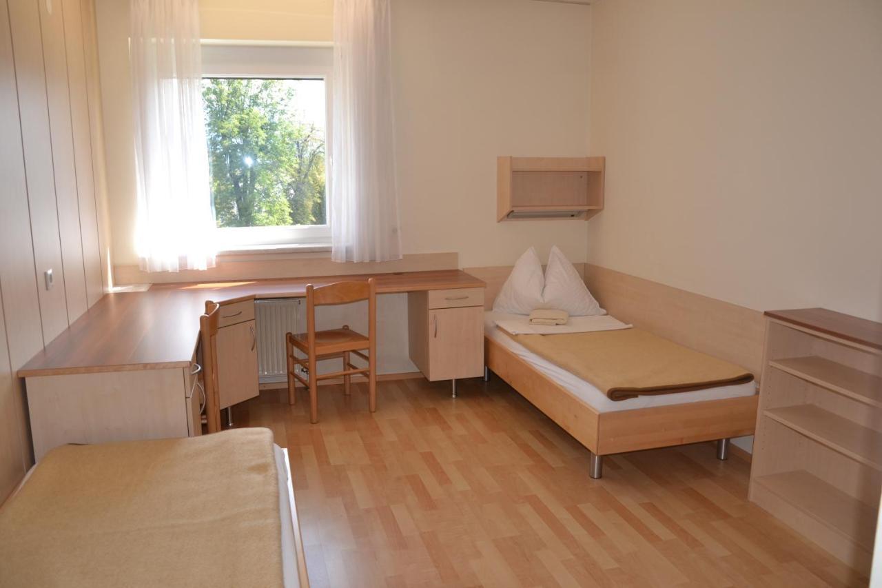 Mladinski Dom - Hostel Klagenfurt am Woerthersee ภายนอก รูปภาพ